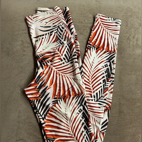 Emily Hsu Pants - Emily Hsu Makena Leggings - Tropical Leaf Pattern - Small